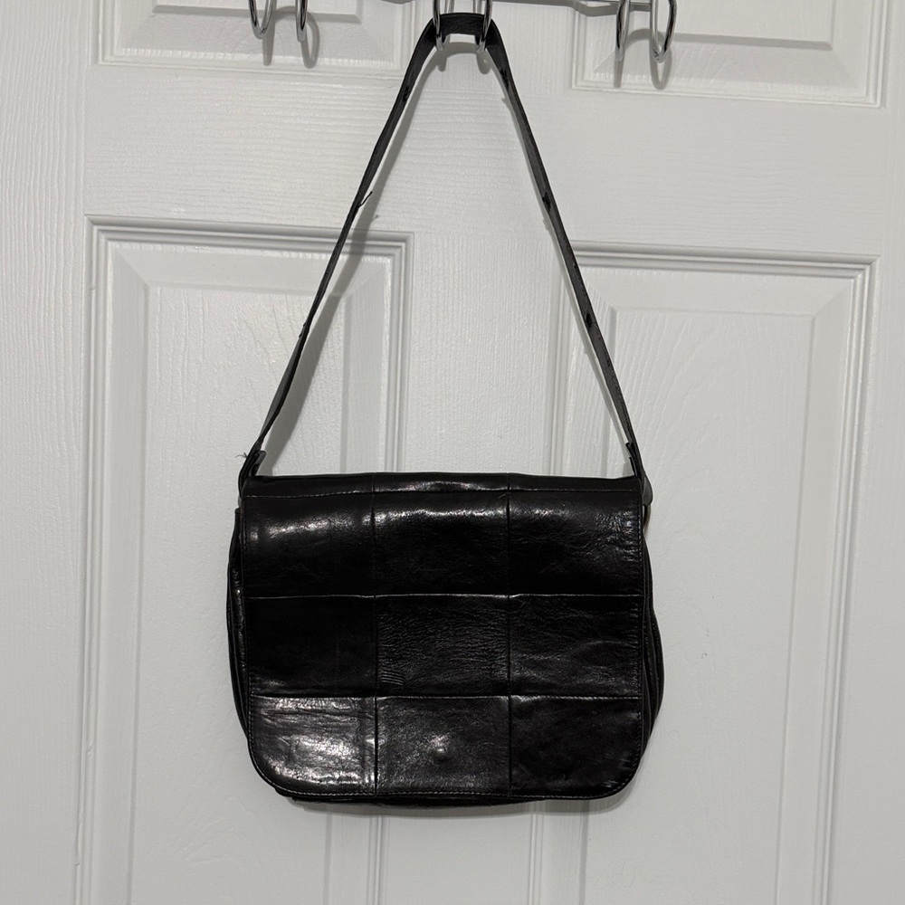 Elegant Black Leather Shoulder Bag